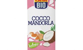 Bevanda di mandorle con cocco